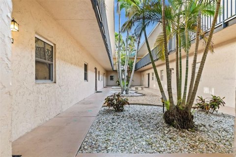 Condominio en venta en Cape Coral, Florida, 1 dormitorio, 88.63 m2 № 1339347 - foto 27