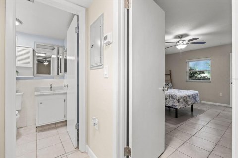 Copropriété à vendre à Cape Coral, Floride: 1 chambre, 88.63 m2 № 1339347 - photo 25