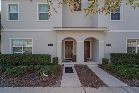 Townhouse in STOREY LAKE in Kissimmee, Florida 4 bedrooms, 177.81 sq.m. № 934793 - photo 2
