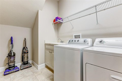 Casa en venta en Orlando, Florida, 4 dormitorios, 283.63 m2 № 1400897 - foto 11