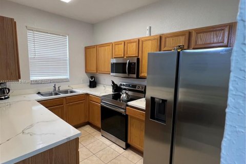 Condominio en venta en Davenport, Florida, 3 dormitorios, 138.61 m2 № 1177853 - foto 4