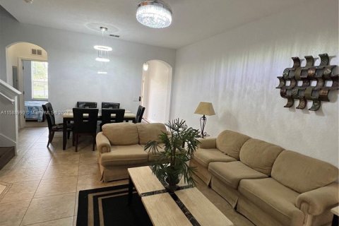 Condominio en venta en Davenport, Florida, 3 dormitorios, 138.61 m2 № 1177853 - foto 2