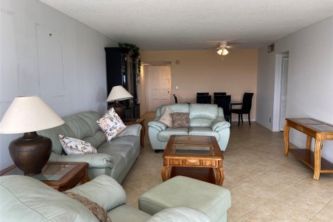 Copropriété à vendre à Pompano Beach, Floride: 2 chambres, 102.19 m2 № 1017067 - photo 19