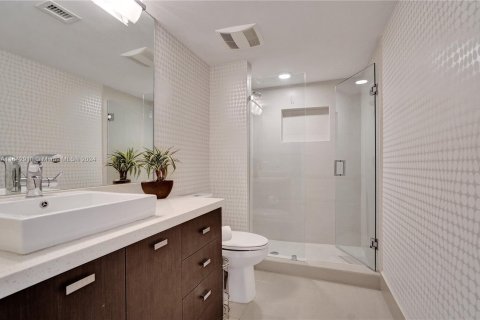 Condo in Sunny Isles Beach, Florida, 3 bedrooms  № 1329996 - photo 27