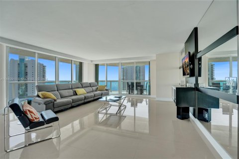 Condo in Sunny Isles Beach, Florida, 3 bedrooms  № 1329996 - photo 13