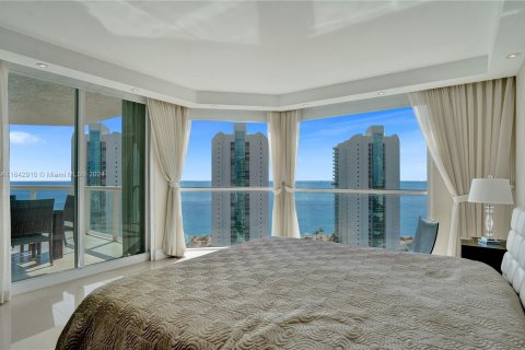 Condo in Sunny Isles Beach, Florida, 3 bedrooms  № 1329996 - photo 16