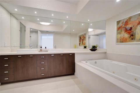 Condo in Sunny Isles Beach, Florida, 3 bedrooms  № 1329996 - photo 21