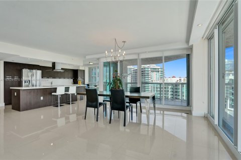 Condo in Sunny Isles Beach, Florida, 3 bedrooms  № 1329996 - photo 9