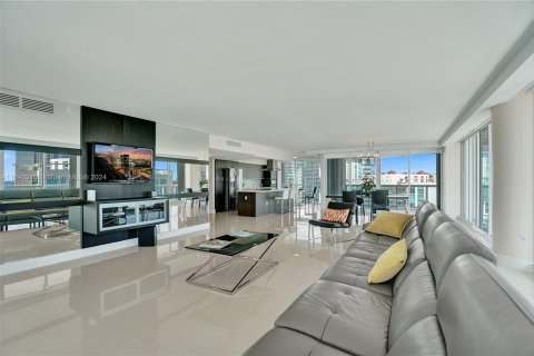 Condo in Sunny Isles Beach, Florida, 3 bedrooms  № 1329996 - photo 11