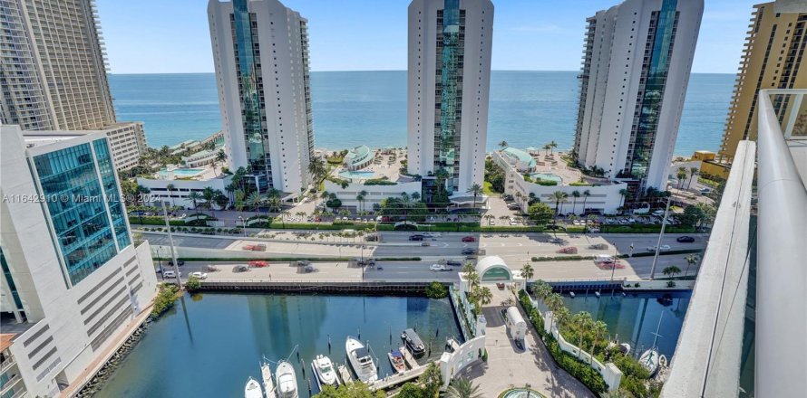 Condo in Sunny Isles Beach, Florida, 3 bedrooms  № 1329996