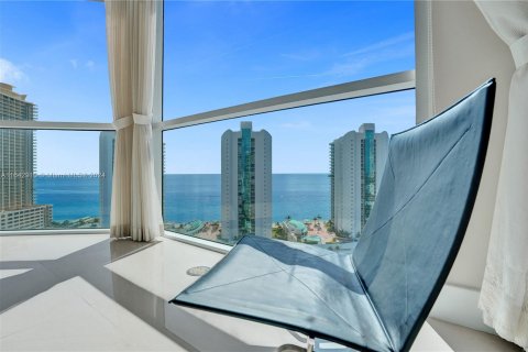 Condo in Sunny Isles Beach, Florida, 3 bedrooms  № 1329996 - photo 20