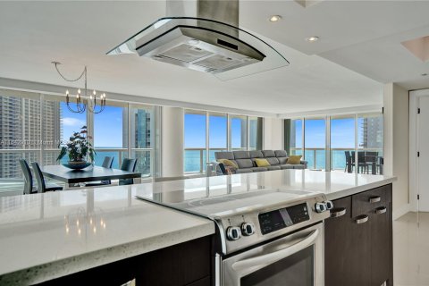 Condo in Sunny Isles Beach, Florida, 3 bedrooms  № 1329996 - photo 5