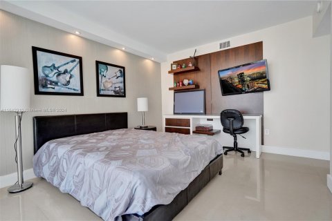 Condo in Sunny Isles Beach, Florida, 3 bedrooms  № 1329996 - photo 25