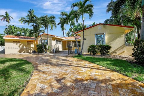 Casa en venta en Hollywood, Florida, 3 dormitorios, 230.12 m2 № 1330041 - foto 1