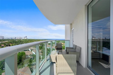 Condo in Sunny Isles Beach, Florida, 2 bedrooms  № 1329995 - photo 2