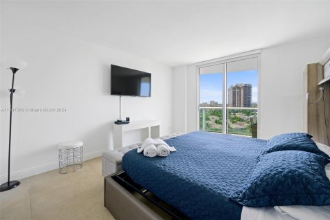 Condo in Sunny Isles Beach, Florida, 2 bedrooms  № 1329995 - photo 14