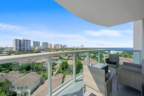 Condo in Sunny Isles Beach, Florida, 2 bedrooms  № 1329995 - photo 25