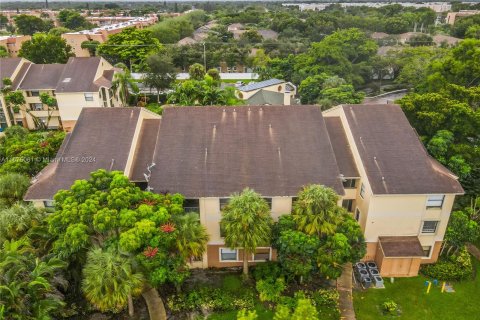 Condo in Sunrise, Florida, 1 bedroom  № 1398354 - photo 25