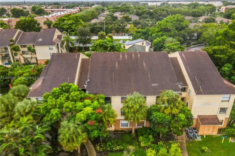 Condo in Sunrise, Florida, 1 bedroom  № 1398354 - photo 21