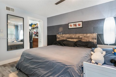 Condo in Sunrise, Florida, 1 bedroom  № 1398354 - photo 15