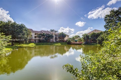 Condo in Sunrise, Florida, 1 bedroom  № 1398354 - photo 26