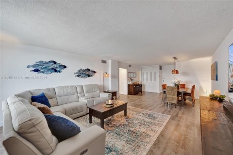 Copropriété à vendre à Hollywood, Floride: 1 chambre, 97.55 m2 № 1333518 - photo 14