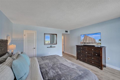 Condo in Hollywood, Florida, 1 bedroom  № 1333518 - photo 20