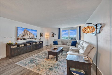 Condominio en venta en Hollywood, Florida, 1 dormitorio, 97.55 m2 № 1333518 - foto 12