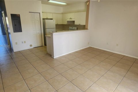 Townhouse in Homestead, Florida 2 bedrooms, 127.28 sq.m. № 1411940 - photo 4