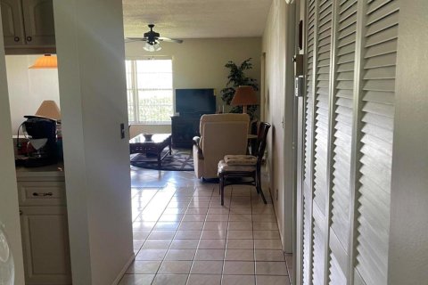 Condominio en venta en Royal Palm Beach, Florida, 1 dormitorio, 61.32 m2 № 1118029 - foto 12