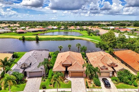 Villa ou maison à vendre à North Port, Floride: 3 chambres, 168.99 m2 № 1308002 - photo 2