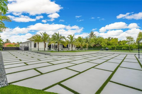 Villa ou maison à vendre à Miami, Floride: 6 chambres, 427.91 m2 № 1345587 - photo 10