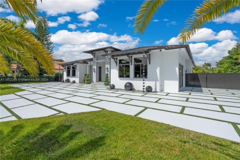 Villa ou maison à vendre à Miami, Floride: 6 chambres, 427.91 m2 № 1345587 - photo 4