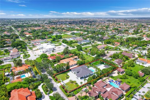 Villa ou maison à vendre à Miami, Floride: 6 chambres, 427.91 m2 № 1345587 - photo 11