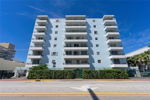 Condominio en venta en Miami Beach, Florida, 1 dormitorio, 66.89 m2 № 1345672 - foto 23