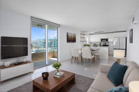 Copropriété à vendre à Miami Beach, Floride: 1 chambre, 66.89 m2 № 1345672 - photo 1