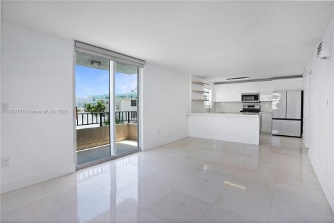 Copropriété à vendre à Miami Beach, Floride: 1 chambre, 66.89 m2 № 1345672 - photo 2