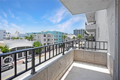 Copropriété à vendre à Miami Beach, Floride: 1 chambre, 66.89 m2 № 1345672 - photo 14