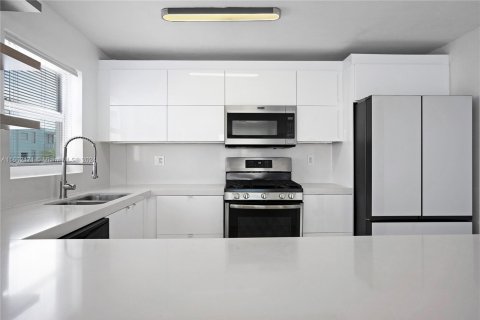 Copropriété à vendre à Miami Beach, Floride: 1 chambre, 66.89 m2 № 1345672 - photo 4