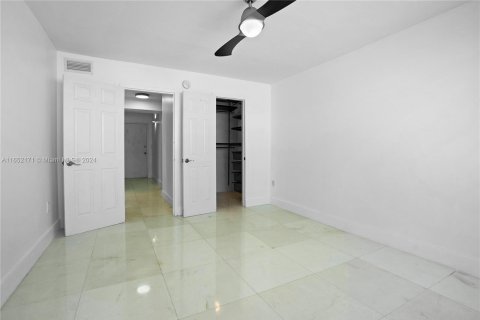 Copropriété à vendre à Miami Beach, Floride: 1 chambre, 66.89 m2 № 1345672 - photo 9