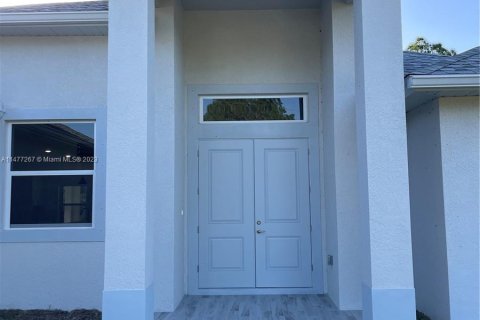 Casa en venta en Lehigh Acres, Florida, 3 dormitorios № 807467 - foto 3