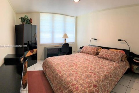 Condo in Miami Beach, Florida, 1 bedroom  № 150186 - photo 6