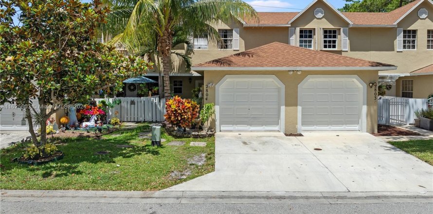 Townhouse in Greenacres, Florida 3 bedrooms, 144.93 sq.m. № 1272475