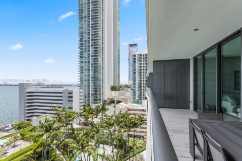 Condo in Miami, Florida, 2 bedrooms  № 1272512 - photo 5