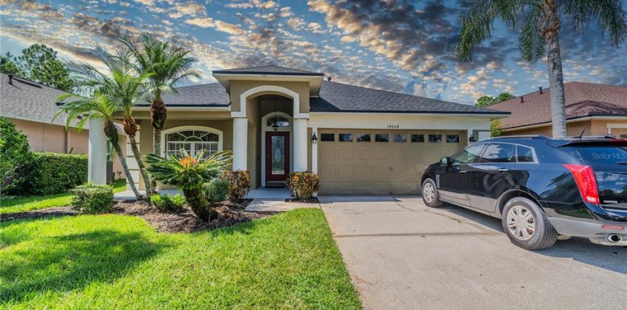 Villa ou maison à Tampa, Floride 4 chambres, 195.84 m2 № 1387087