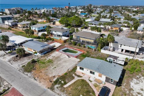 Land in Fort Myers, Florida № 1332970 - photo 1