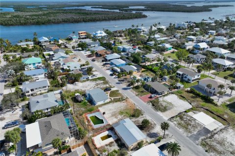 Land in Fort Myers, Florida № 1332970 - photo 11