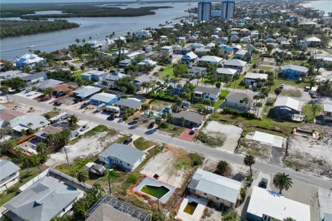 Land in Fort Myers, Florida № 1332970 - photo 12