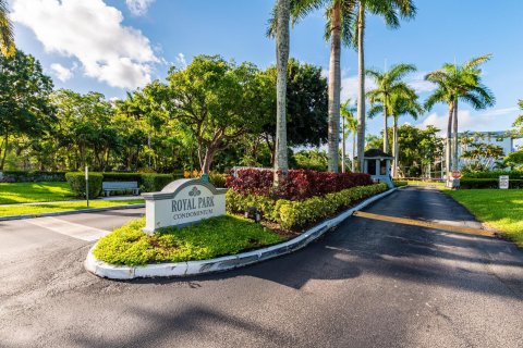 Condo in Oakland Park, Florida, 2 bedrooms  № 1208586 - photo 2