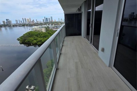 Copropriété à vendre à North Miami Beach, Floride: 2 chambres, 102.94 m2 № 1378623 - photo 16